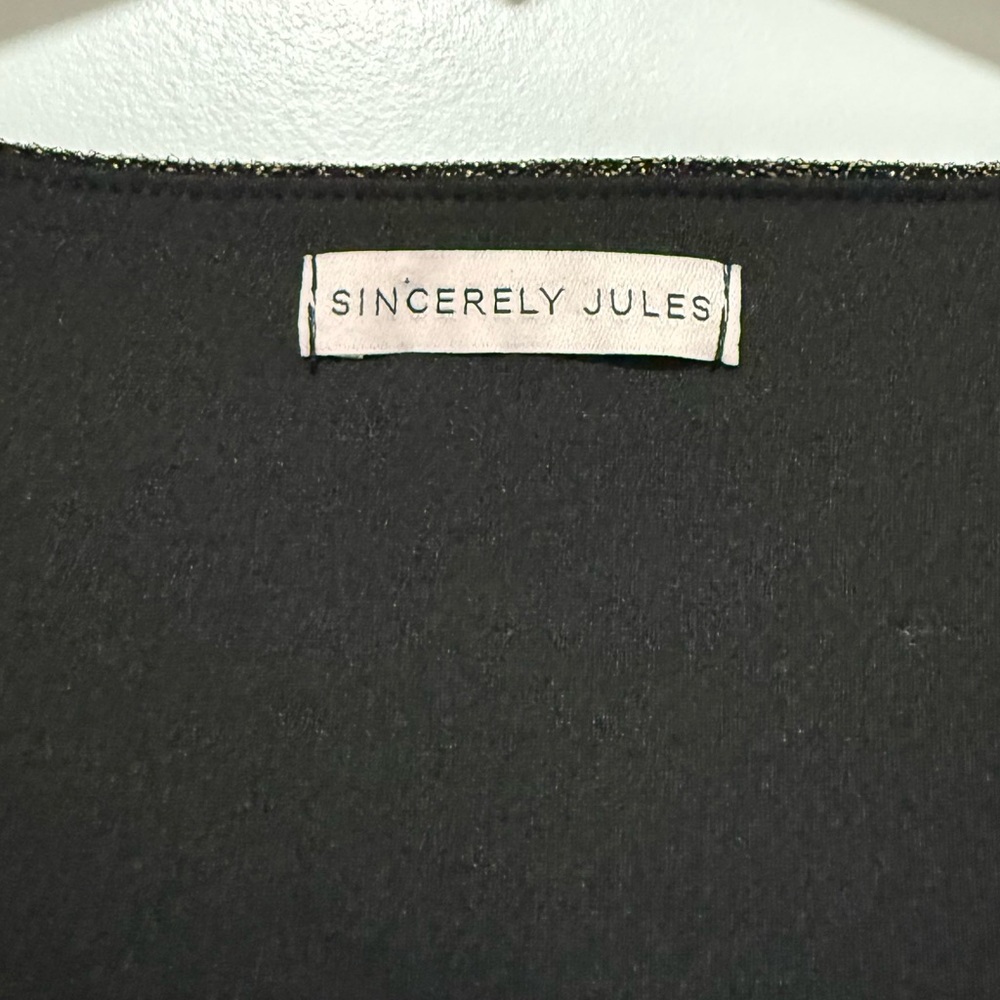 Sincerely Jules Top Shimmering Long Sleeve Blouse Medium NWT - Picture 4 of 7